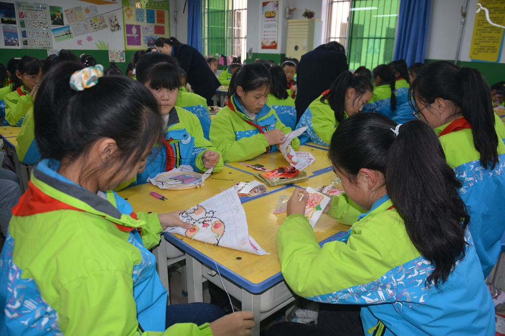 郧西县城关镇中小学双减成果展示,双减措施小学