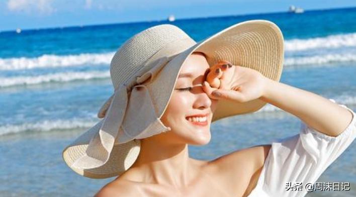 黄油桃，全身无毛，个大饱满，来自山东蒙自，一个根本不过瘾