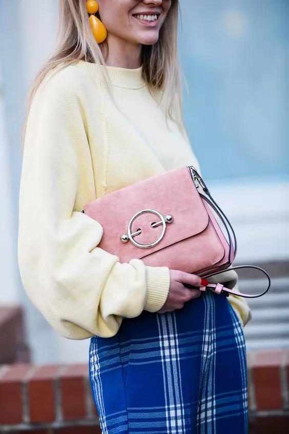 女孩子需不需要一个贵的包,女人一般买什么价位的包