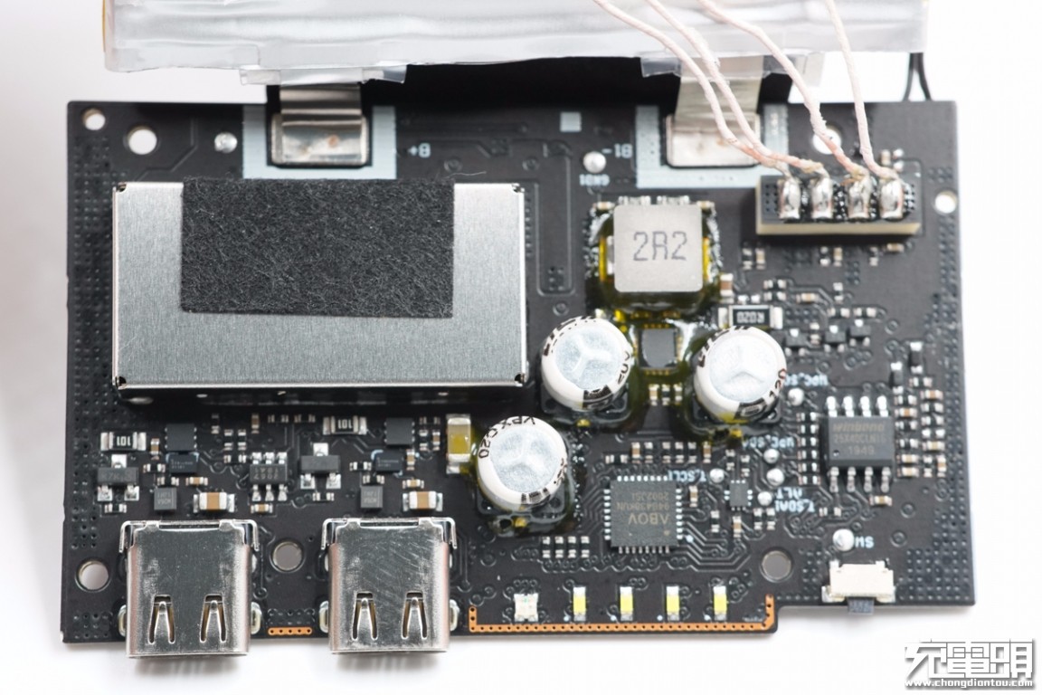 三星25w快充拆解视频,三星25w快充移动电源