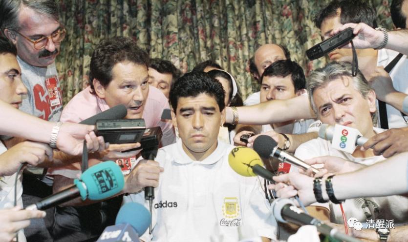 在*品毒**中陨落的马拉多纳的一生