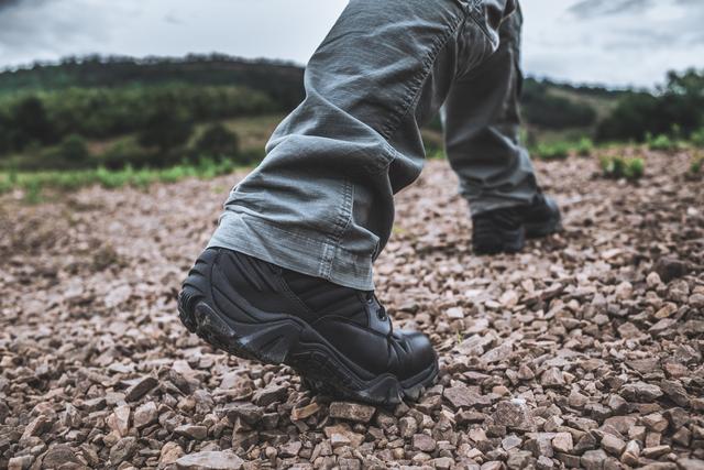 户外达人穿搭,战术靴冬季测评