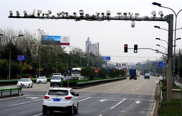 一个摄像头一年赚2500万,一年挣上亿的道路摄像头