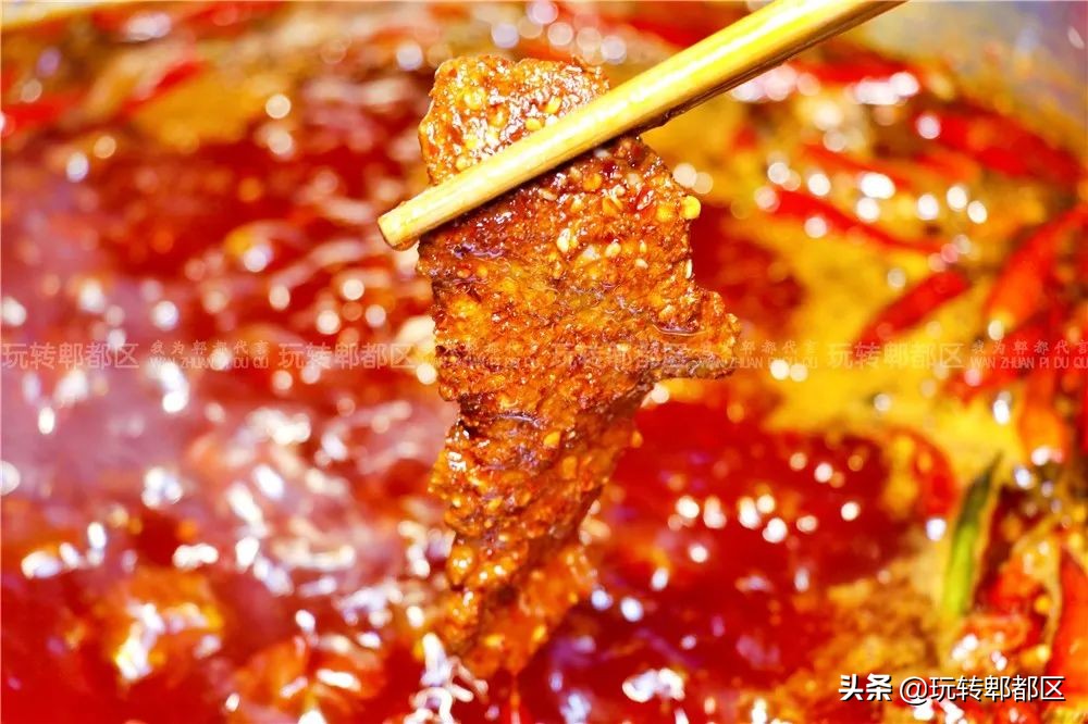 重庆来的集市火锅，就在郫都区蜀都万达！！吃相因去喽