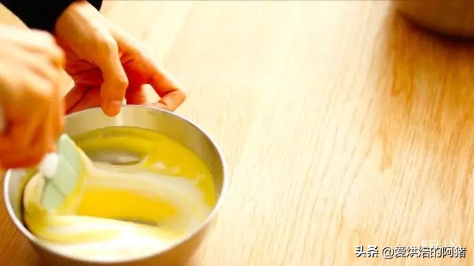 邱莹莹同款草莓奶油蛋糕，基础戚风胚，徒手脱模剖片及抹面挤花