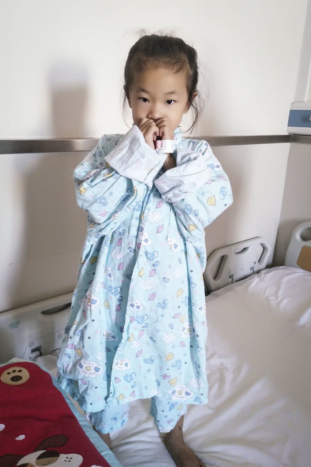 “妈妈，只要不疼，我这条腿就不要了”，女孩截肢后还想照顾妈妈