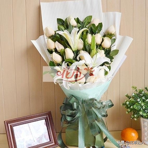 香槟玫瑰的花语和寓意是什么意思,香槟玫瑰加粉色玫瑰的花语是什么