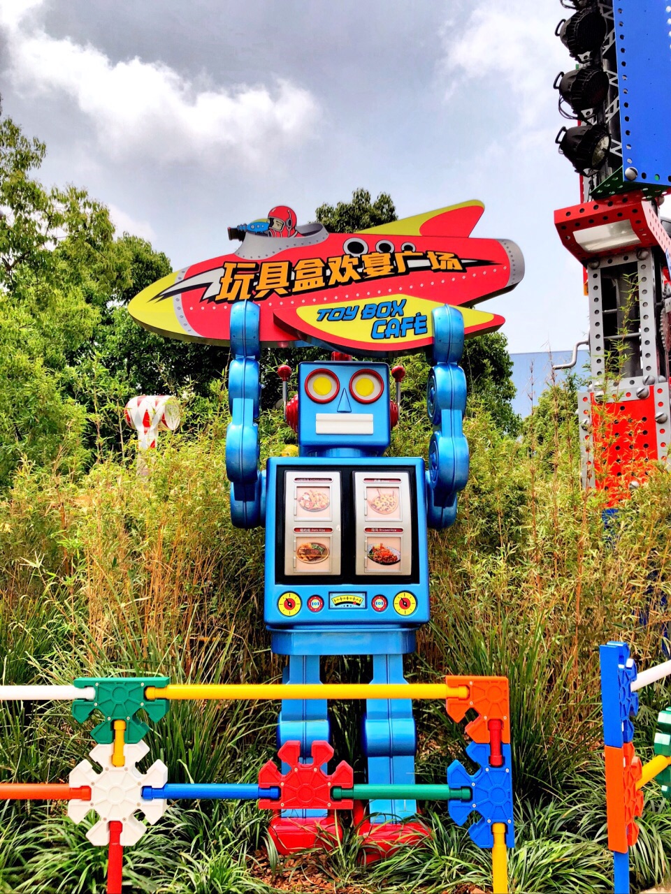 上海迪士尼酒店两天一夜攻略,上海迪士尼攻略带孩子怎么玩