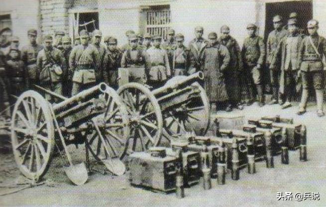 日军装甲车追八路军火车,日军开着东风大卡车