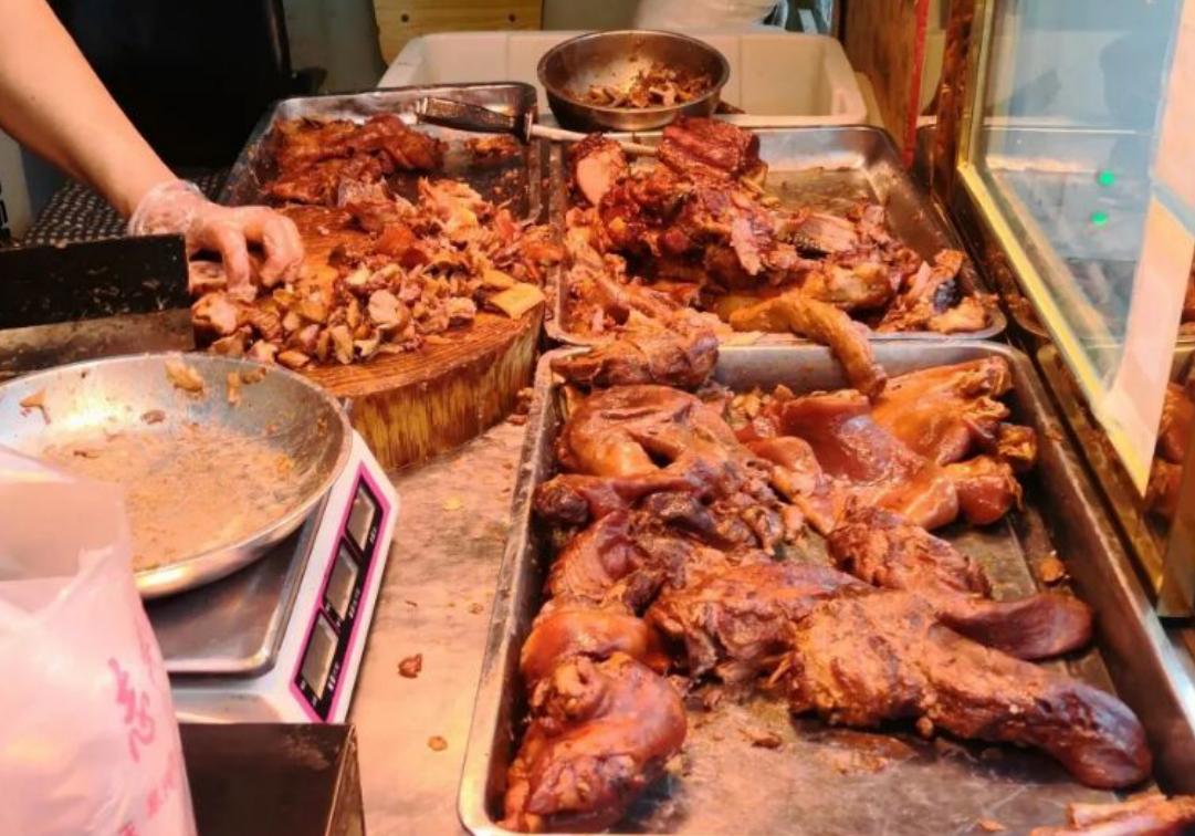 天津40多年猪头肉，从小推车到开店，爱的真爱不喜欢的一口吃不下