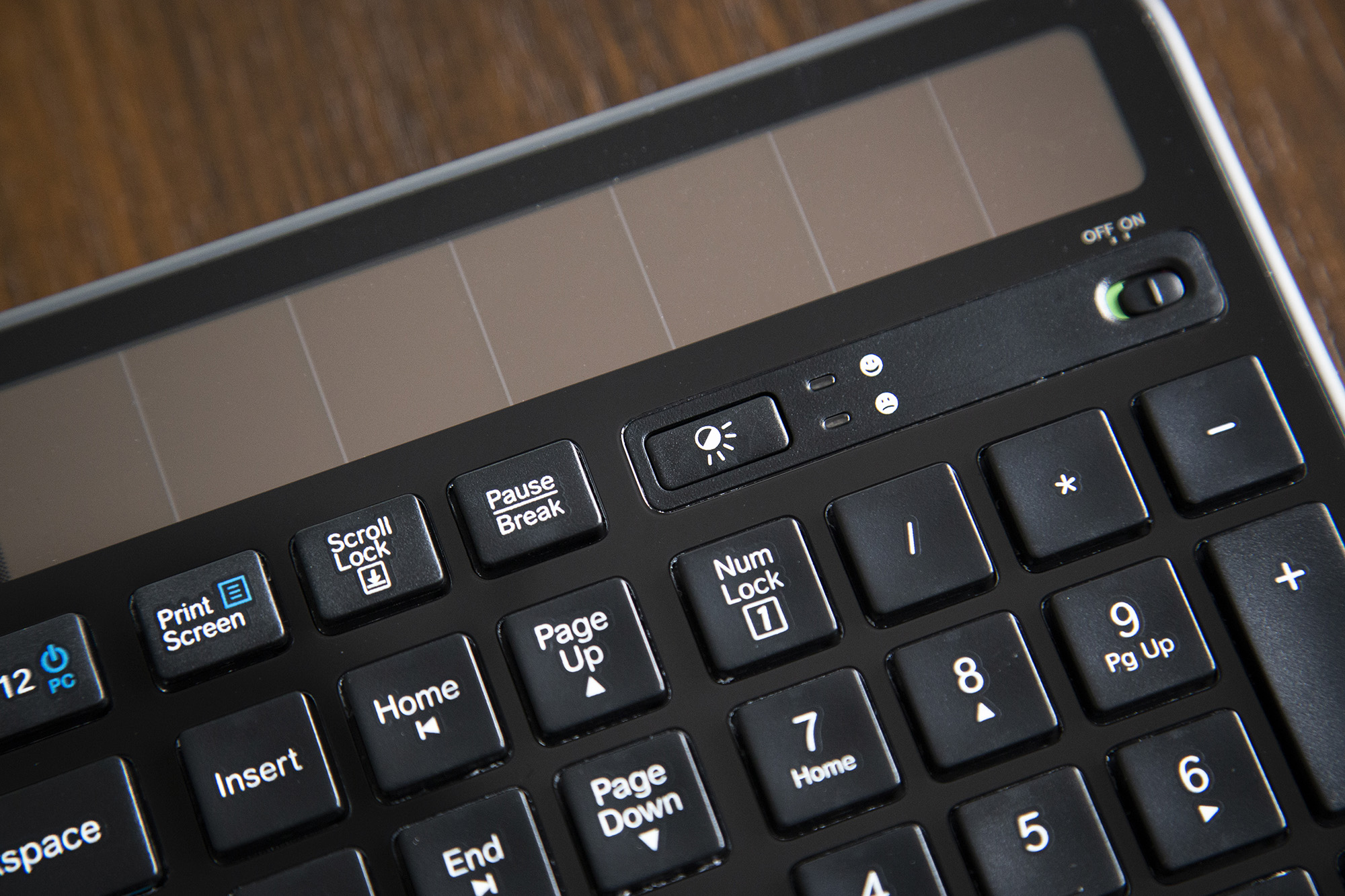 不用电池的无线键盘,罗技k750solar太阳能无线键盘评测