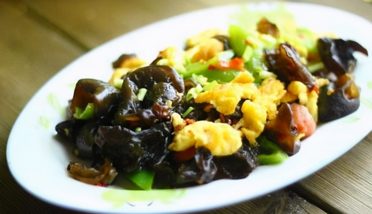 32款精品菜肴推荐荤素搭配合理,几款美味的菜肴味道很好方便易学