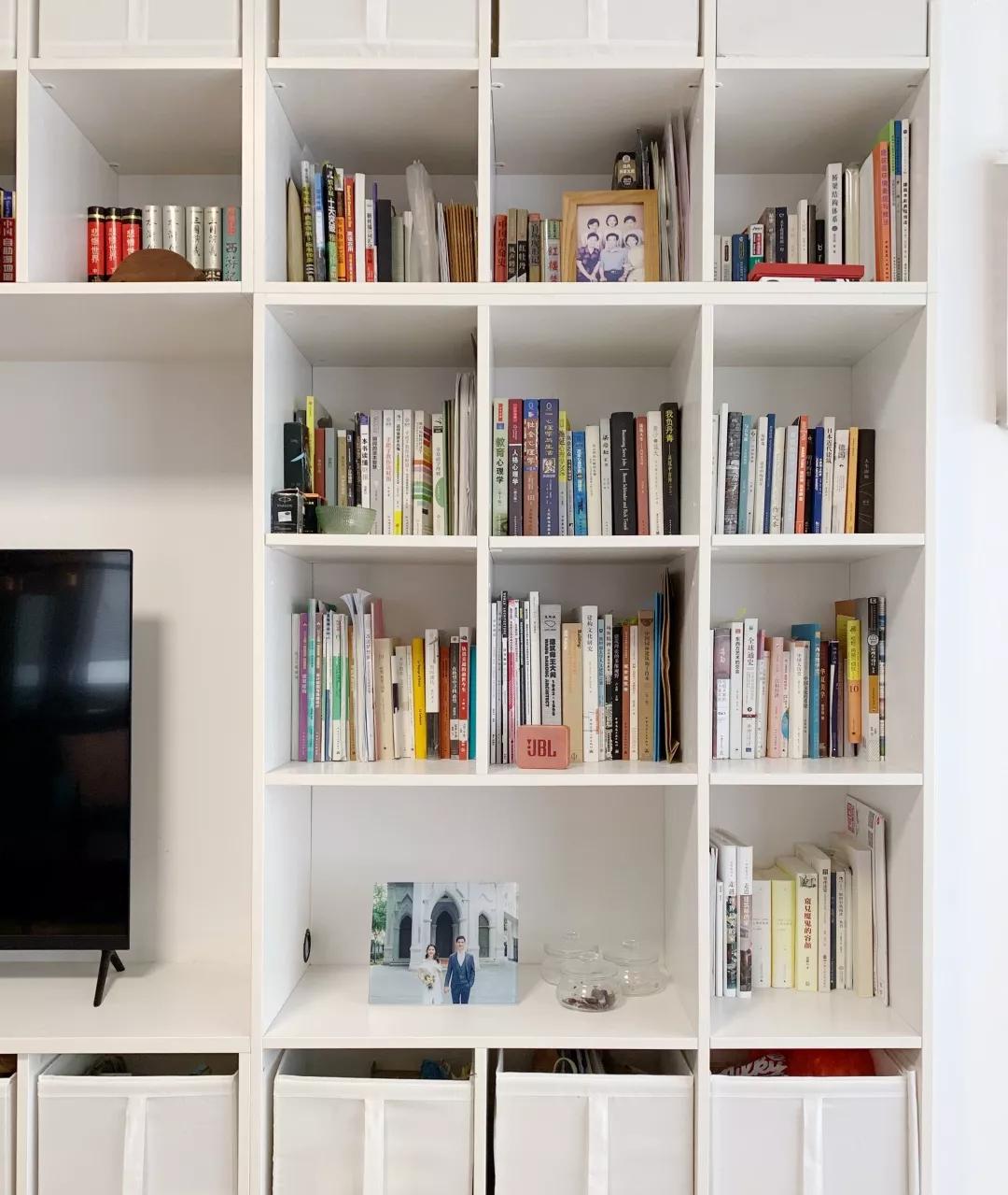 125平简约轻奢风家装设计,137平米客餐厅现代风装修效果图