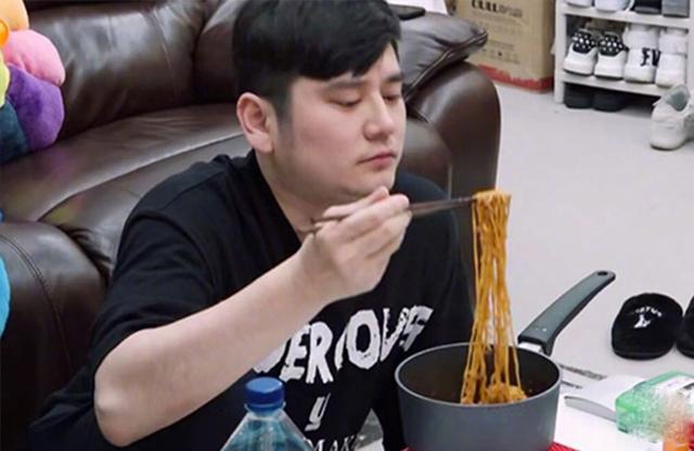 37岁钱枫现状如何,钱枫胖成啥样了