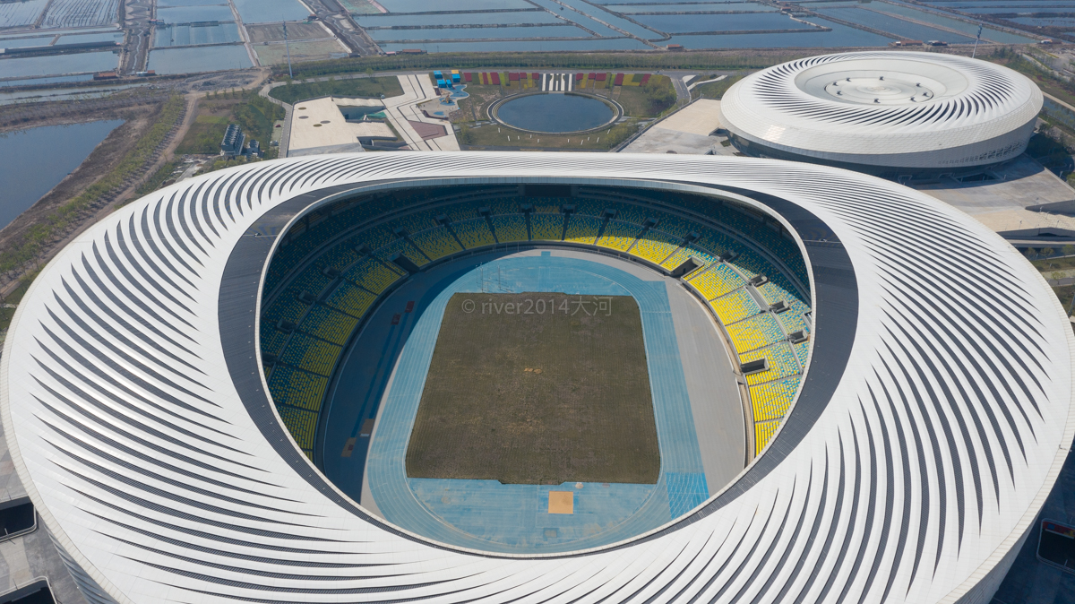 青岛鸟巢好玩的地方,青岛有哪些大型体育场