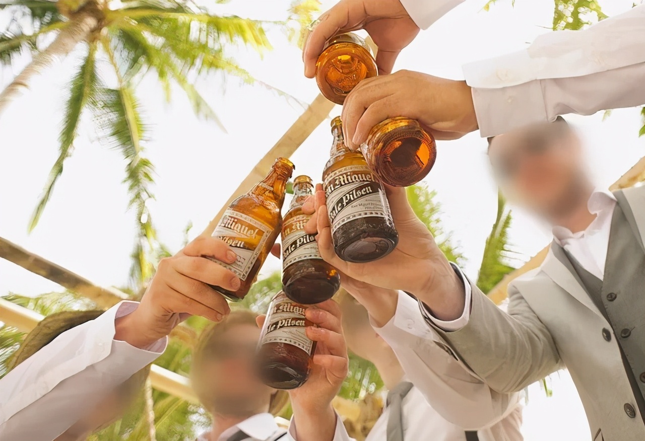 以酒会友广交天下之朋,以酒会友广交天下