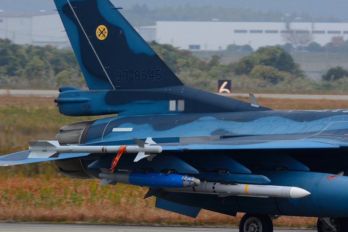 擅长对海作战的F2战斗机补习空战技能用力过猛葬身海底