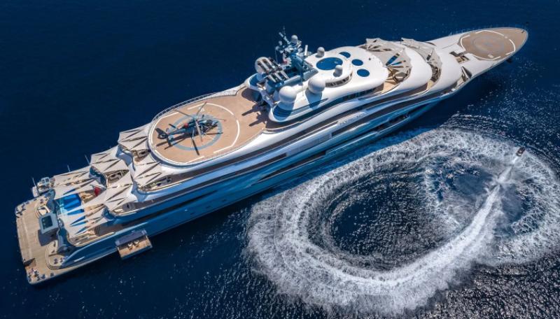 世界第二富豪的海上秘密城堡！走进JeffBezos的最新超级游艇