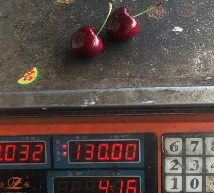 这“土豪”水果，价格比肉贵，吃它的人“非富即贵”，超市论个卖