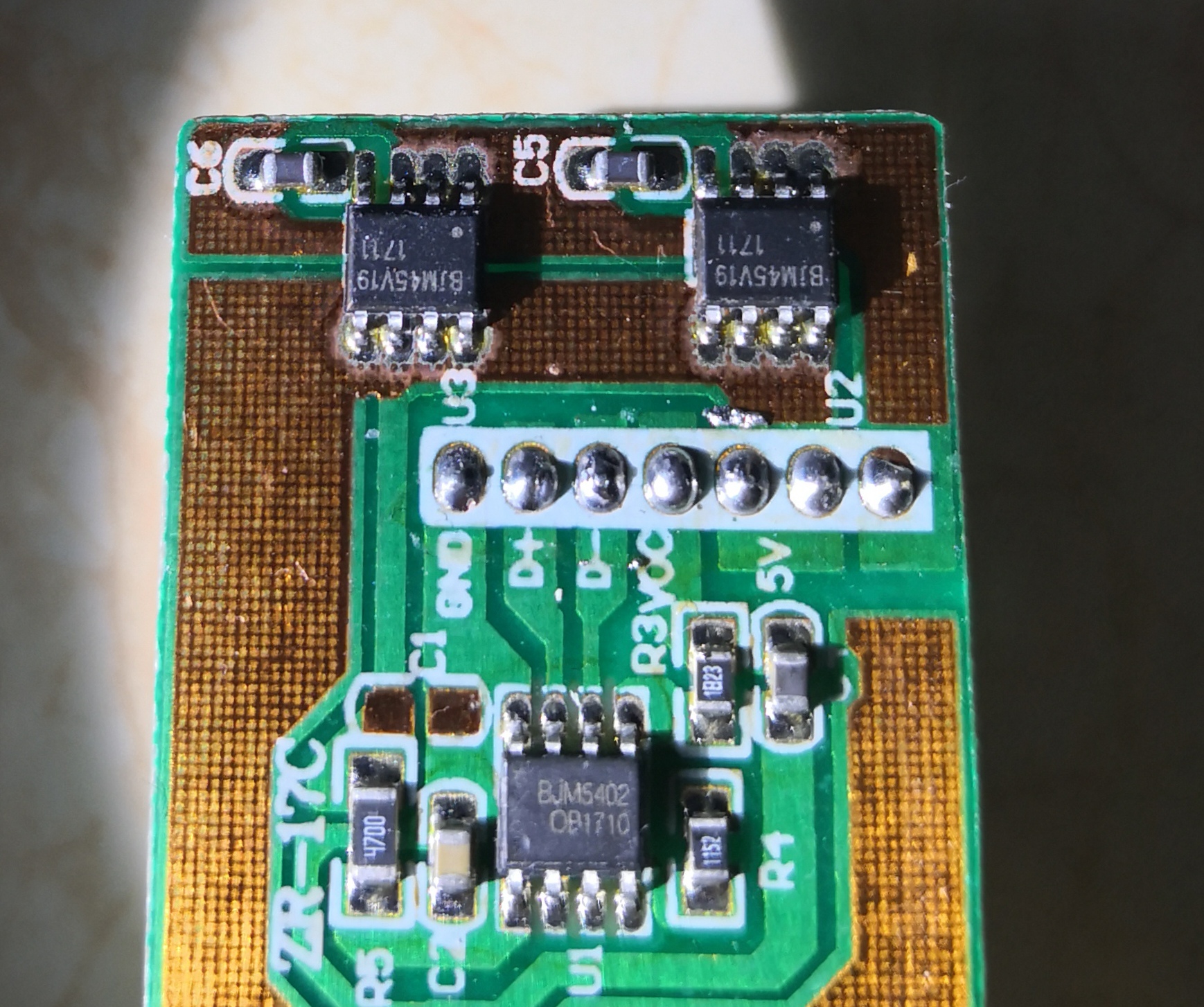 山寨也越来越舍得花成本了！拆解一个高仿的山货OPPO充电头