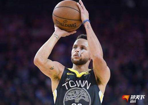 优质球星！库里赛场内外成模范，杜兰特真学不了这一下