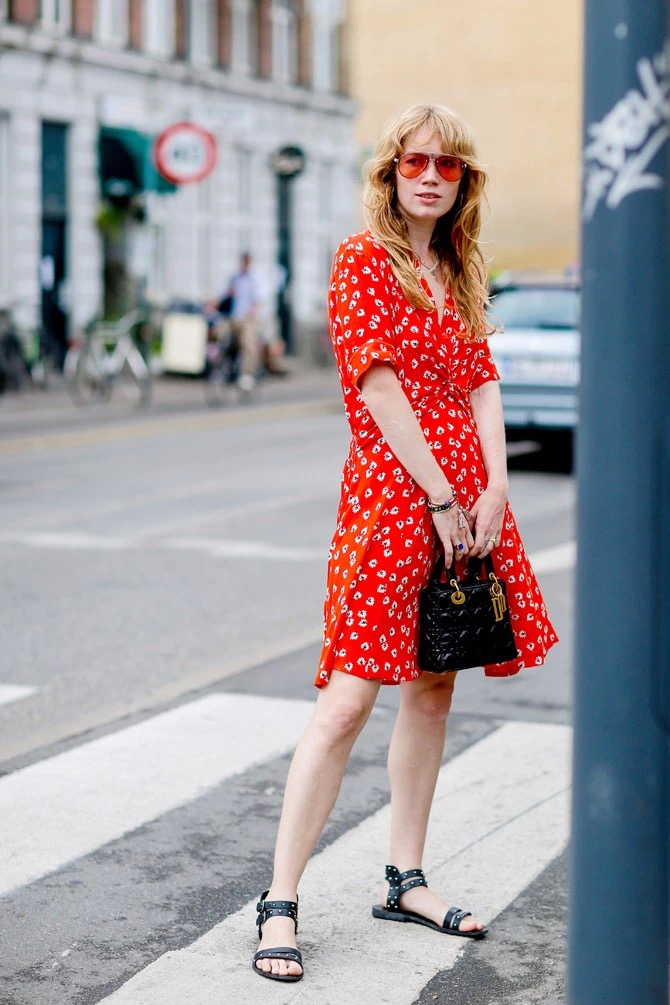 新款碎花裙搭配什么鞋好看,穿碎花裙适合什么鞋