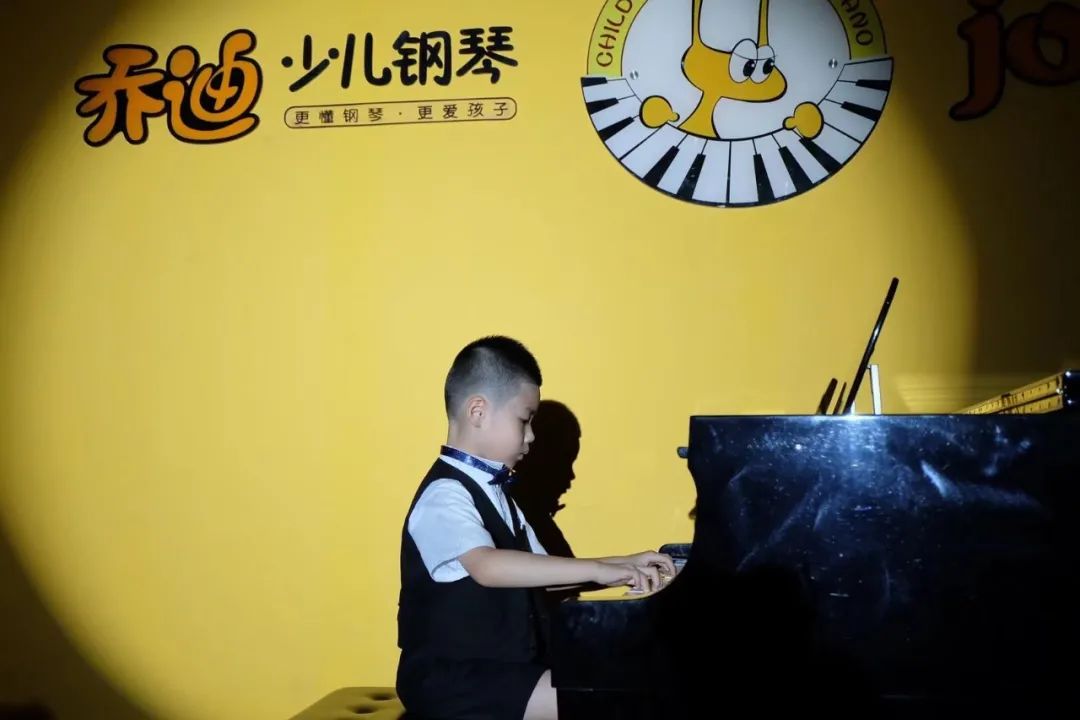 启蒙钢琴每天练多久,少儿钢琴启蒙快乐学