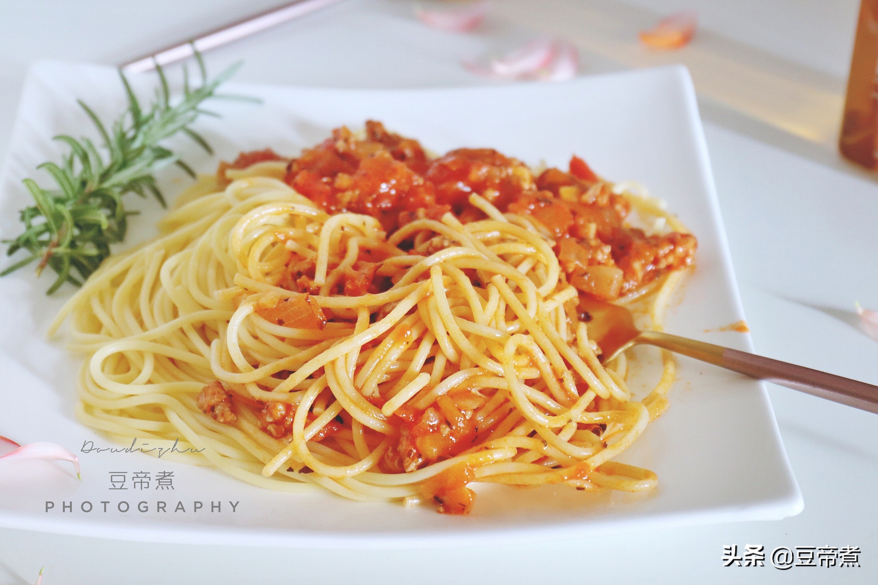 此面为什么叫意大利面？面团筋道很有口感，再搭配特制酱料太完美