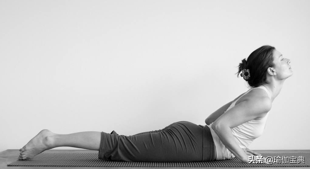 3个瑜伽动作紧致腰部,瑜伽下腰背疼痛缓解体式