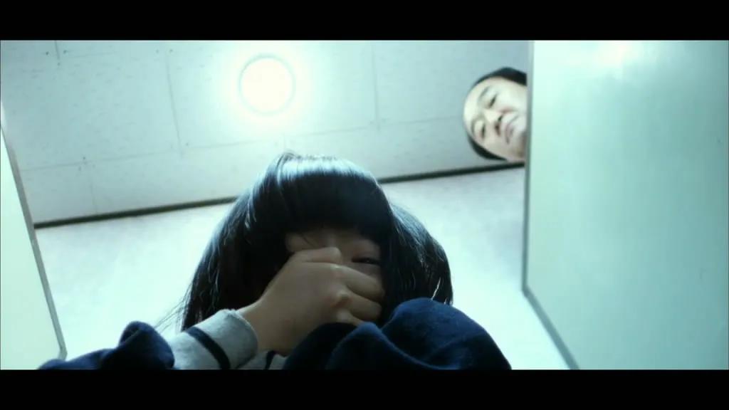 N号房间:网络时代,另一种形式的茹毛饮血