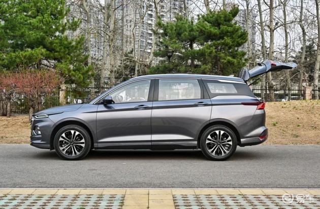 大4座家用头等舱,大四座头等舱汽车