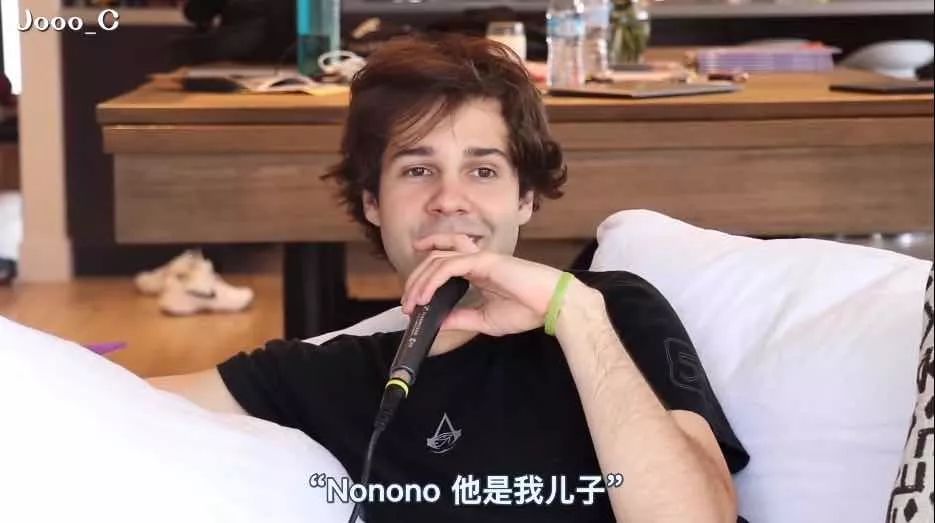 最甜分手看哭3千万人，转头与75岁基友妈妈结婚，“我是你爹”