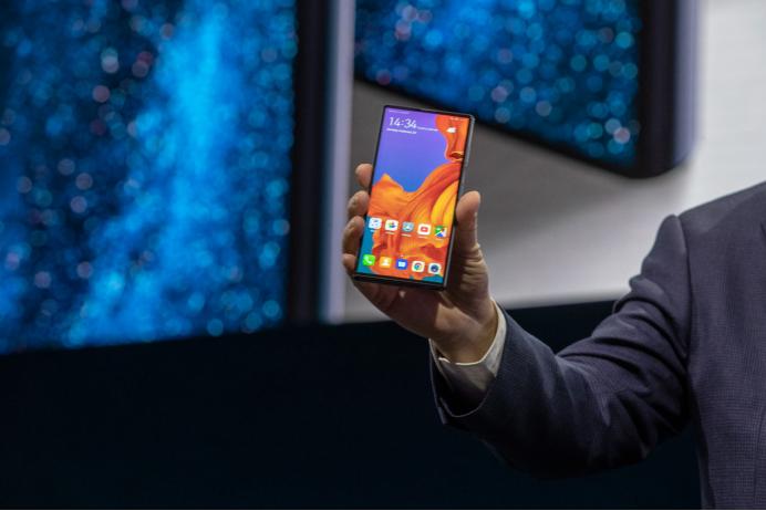 华为发布首款5g折叠手机matex,5g折叠屏手机huaweimatexs尺寸
