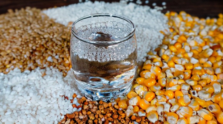 酒友圈公认50元左右,4款名酒之下的粮食酒,含金量超高