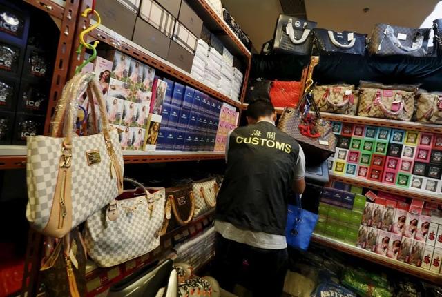 巴黎假货,法国巴黎奢侈品假货