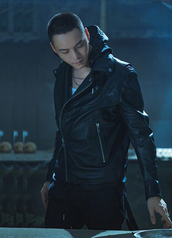 中式盘扣皮衣女刘雯,刘雯皮衣穿搭大合集