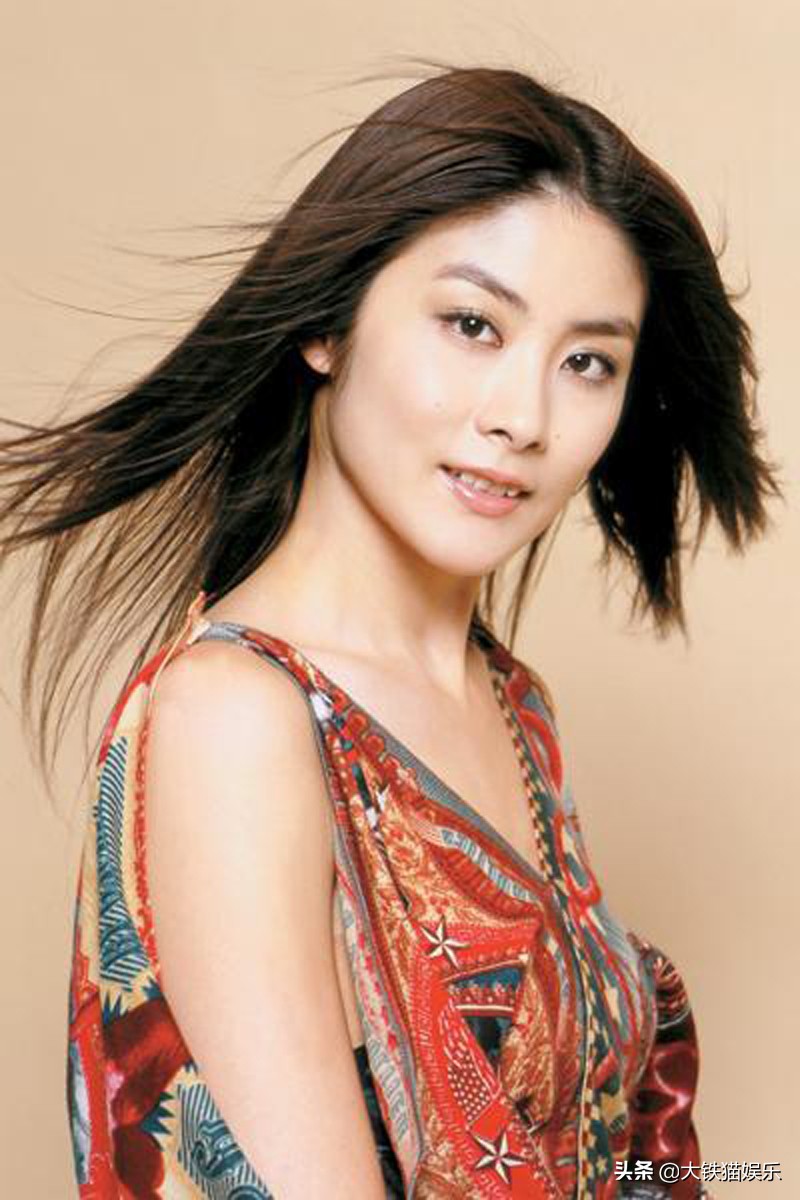 别再削骨追求“锥子脸”了！6位方脸女星告诉你，国字脸才真扛老