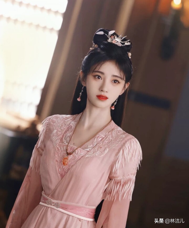 鞠婧祎用3年的美白经验告诉我们,林允鞠婧祎糖果色