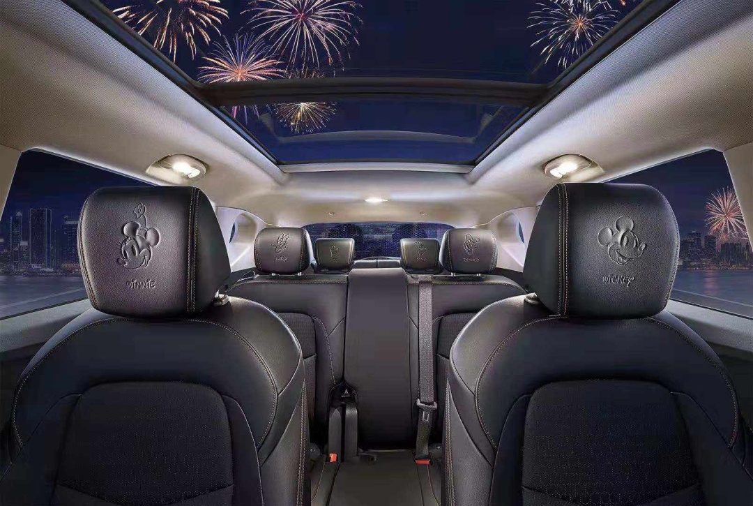 很多厂家的跨界合作，就把儿时的梦想带进了车的世界