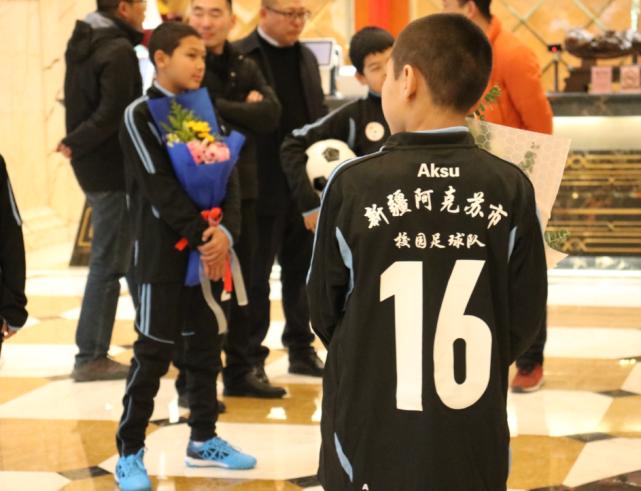 奔跑吧少年新疆足球,奔跑吧少年新疆青少年