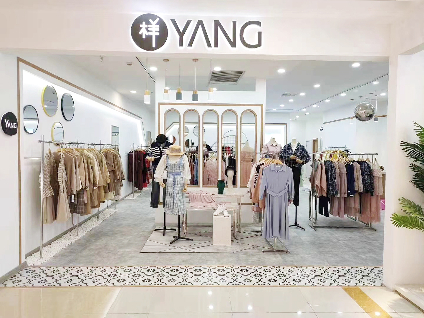 以细节促发展,华南女装麦寻、爱依服、样儿女装成行业佼佼者