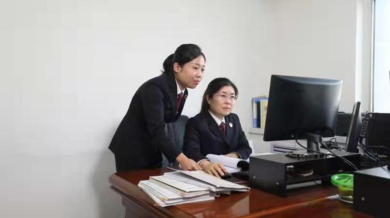 笔录发现疑点，挖出隐身的贩毒女主犯