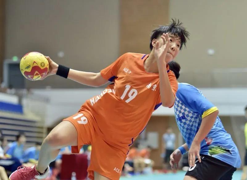 鍗椾含榧撴ゼ浜屽崄涔濅腑鑷磋繙涓,鍗椾含榧撴ゼ浜屽崄涔濅腑鑷磋繙鍒濅腑