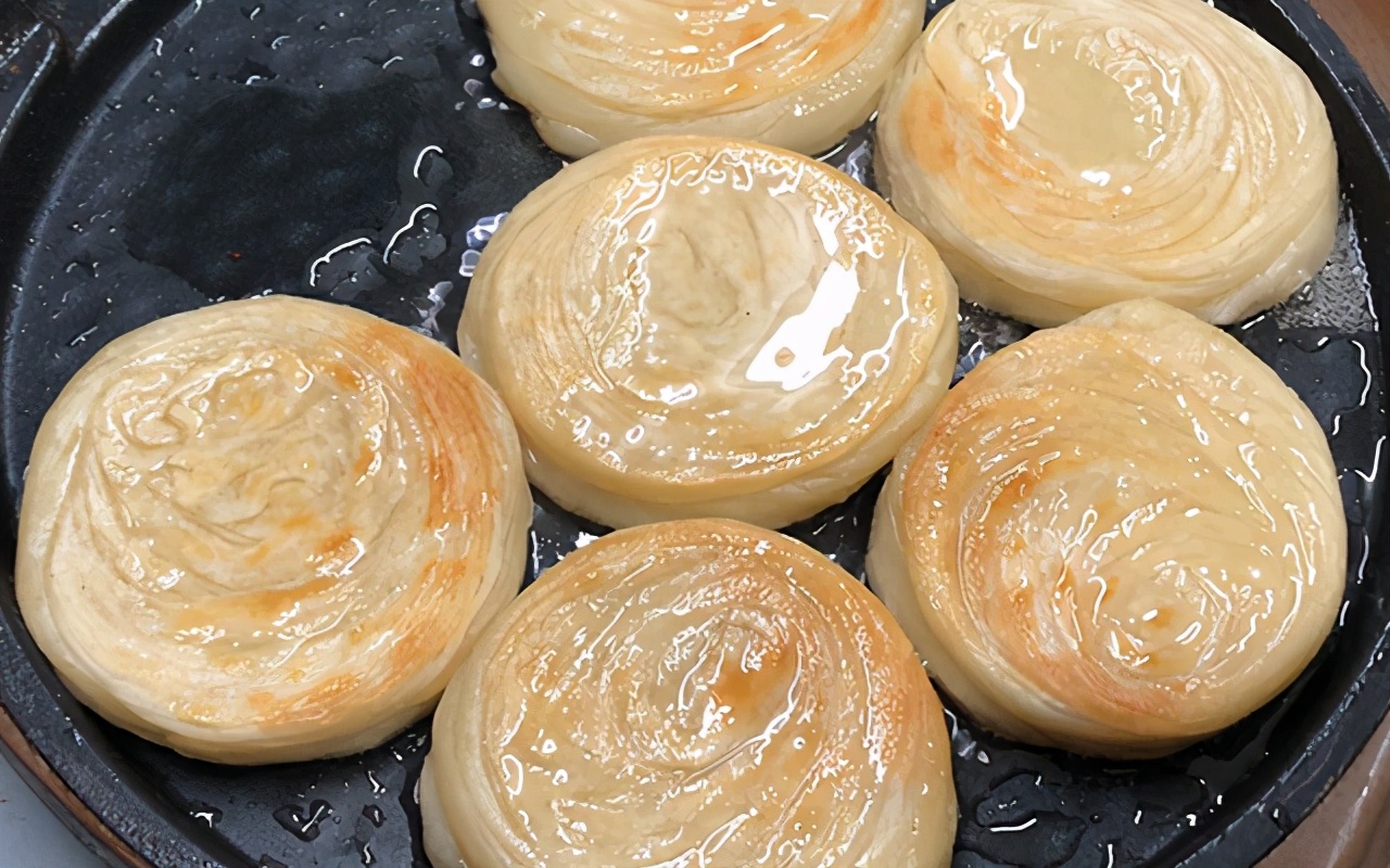 做盘丝饼的诀窍金黄酥脆满口香,怎么做葱花盘丝饼