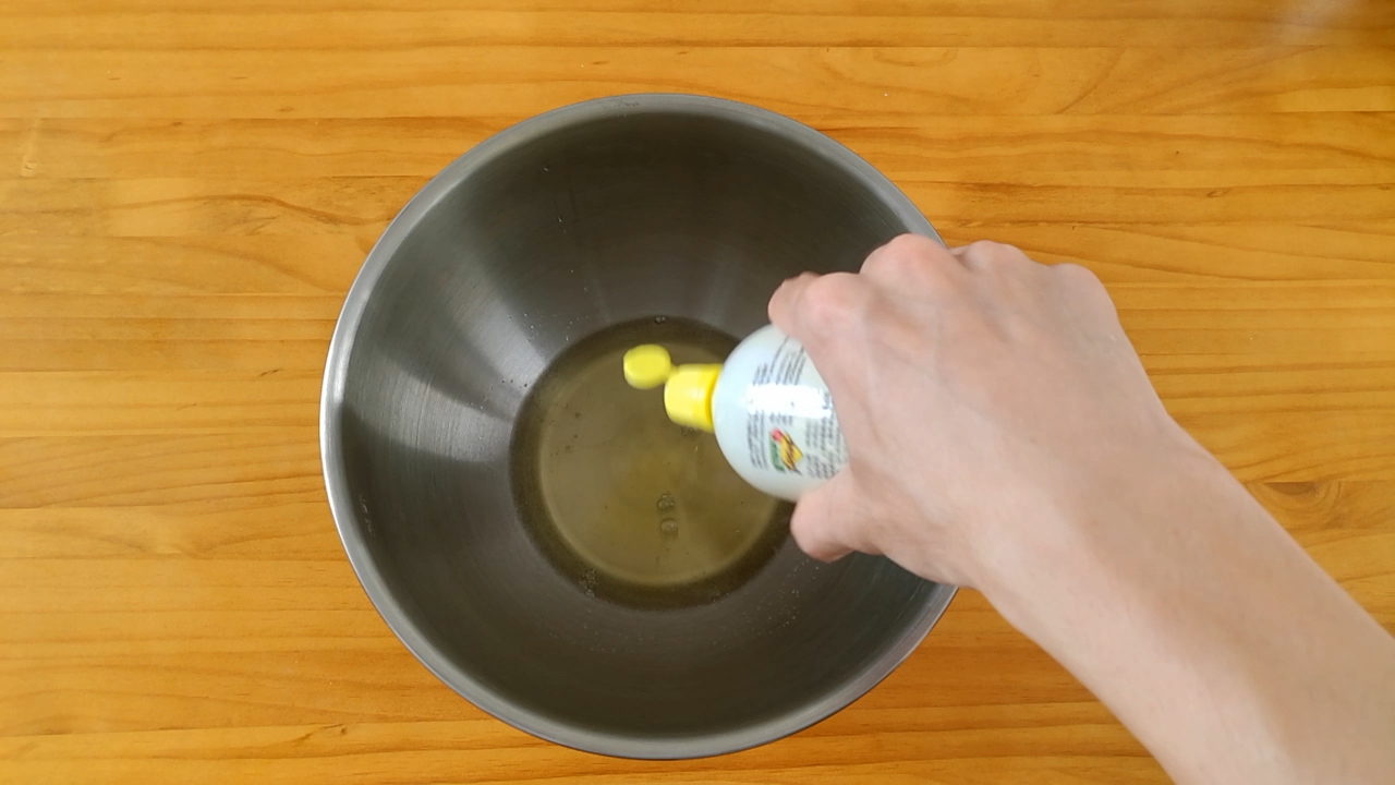 蛋糕卷不回缩的方法,原味蛋糕卷如何不开裂