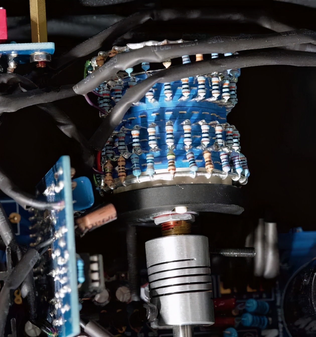 器材评论｜吃饱的感觉真正好——HiFiMANEF6se纯甲类耳放