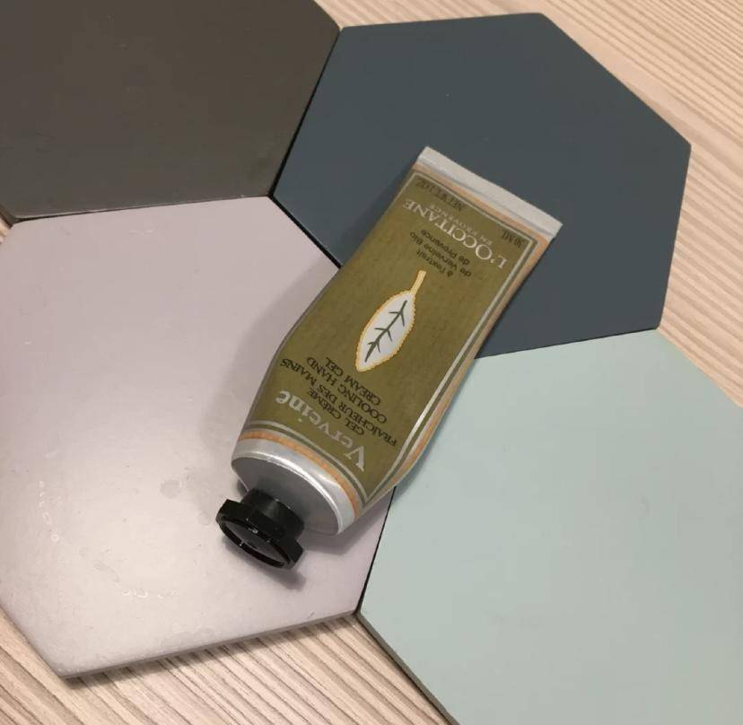 艾维诺和欧舒丹手霜,欧舒丹和艾惟诺哪个好