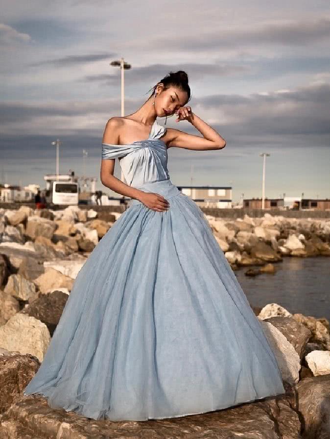 阚清子吴宣仪,阚清子蓝绿双色瞳色