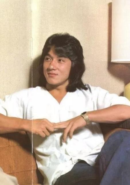 成龙在外国为什么那么火,成龙为什么在国外如此受欢迎