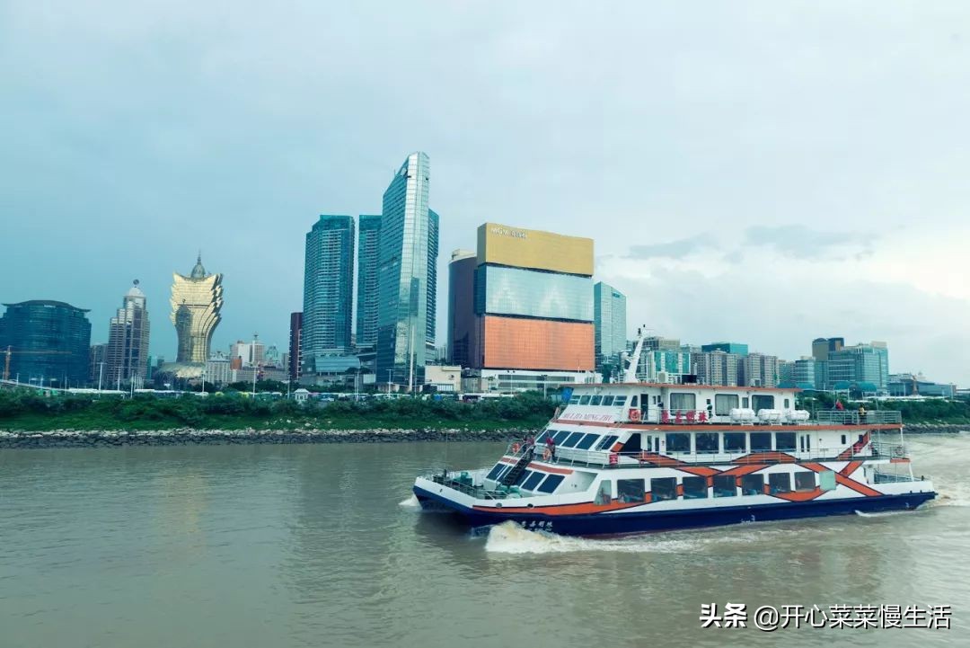 珠海第一座桥珠海大桥 (建造香港澳门珠海大桥花了几年)